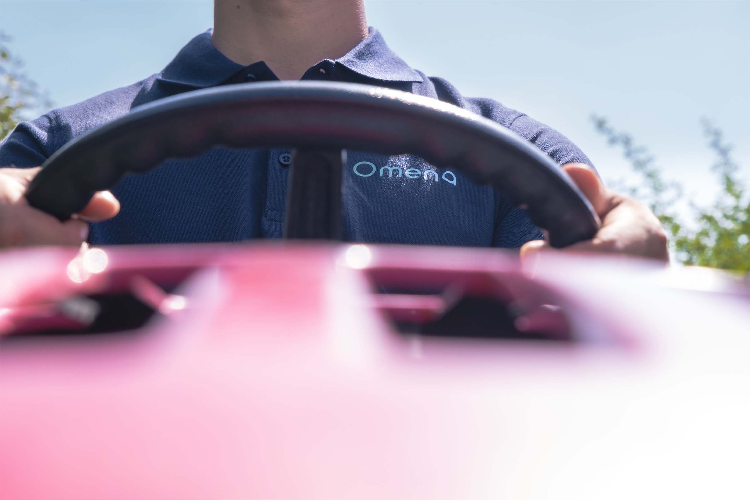 Équipe professionnelle Omena en action, garantissant un entretien constant et de qualité des espaces verts à Toulouse. Services extérieurs à Toulouse